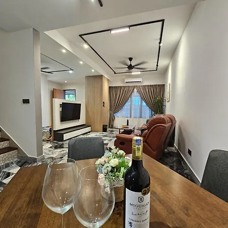 Traveller'S Stay For 10 Pax Ipoh Exterior photo