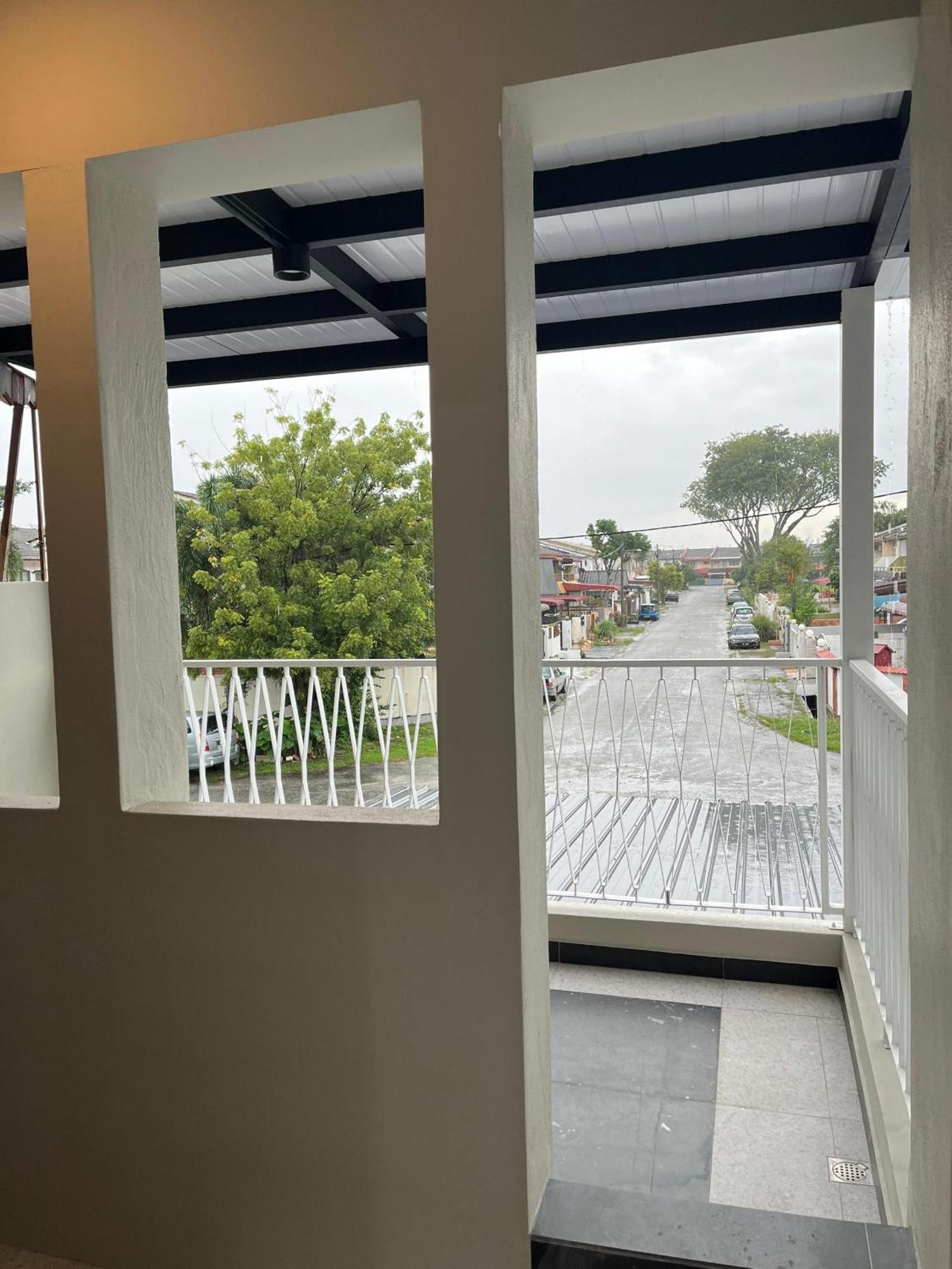 Traveller's For 10 Pax Holiday home *