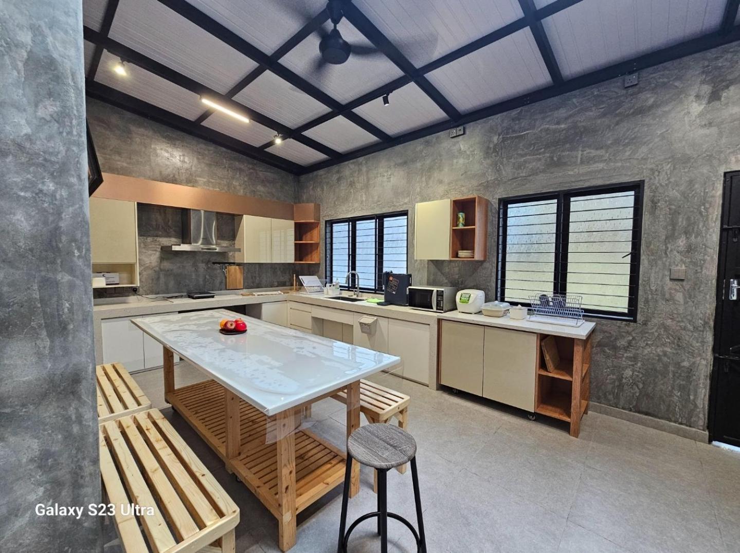 Traveller's For 10 Pax Holiday home